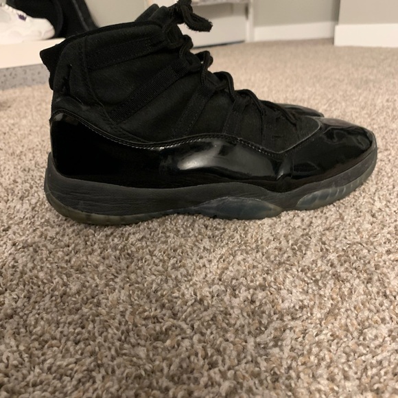 Cap and Gown Jordan 11 - Picture 4 of 6